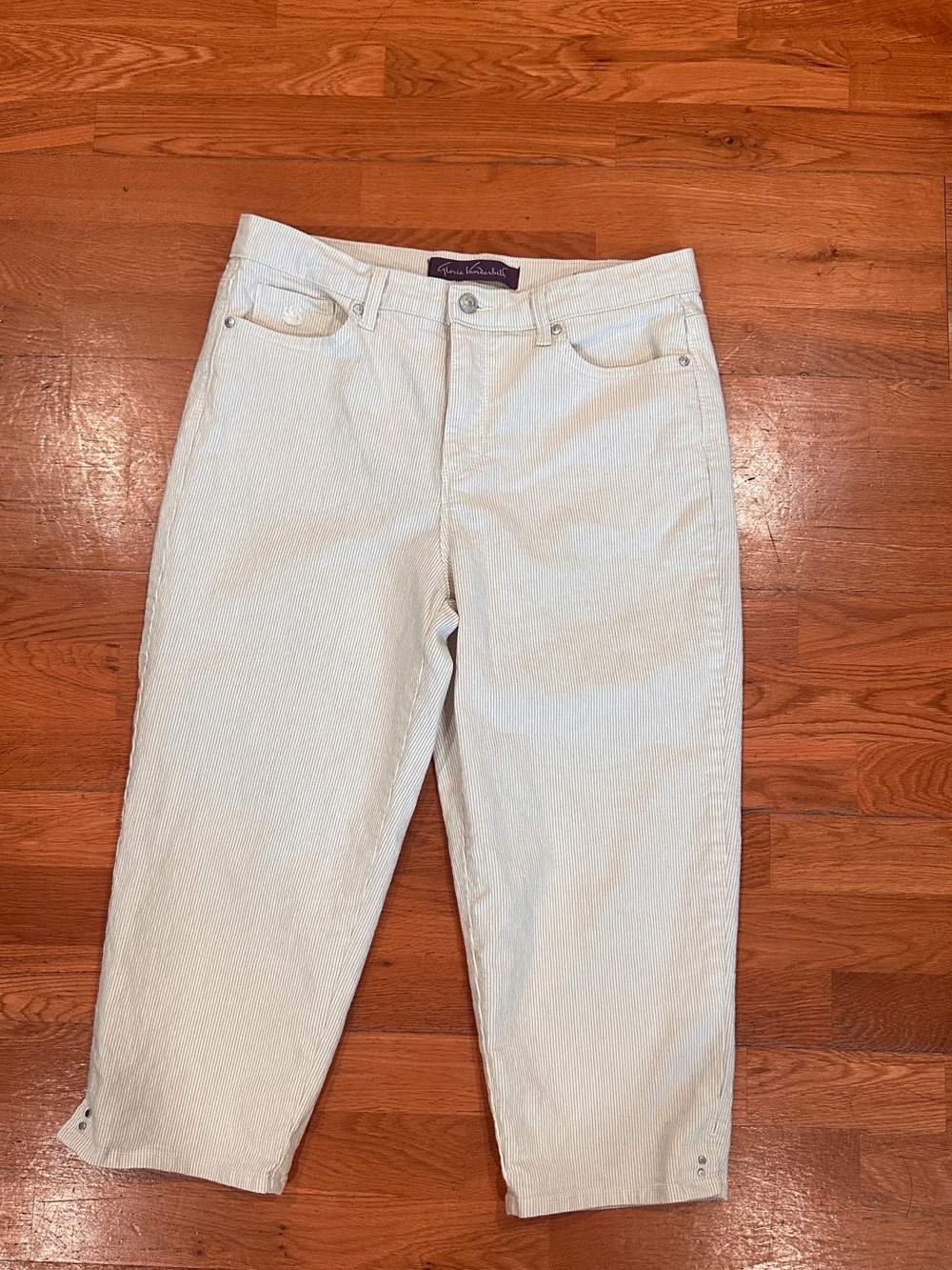 Gloria Vanderbilt Amanda Capri Cream striped Capri Jeans